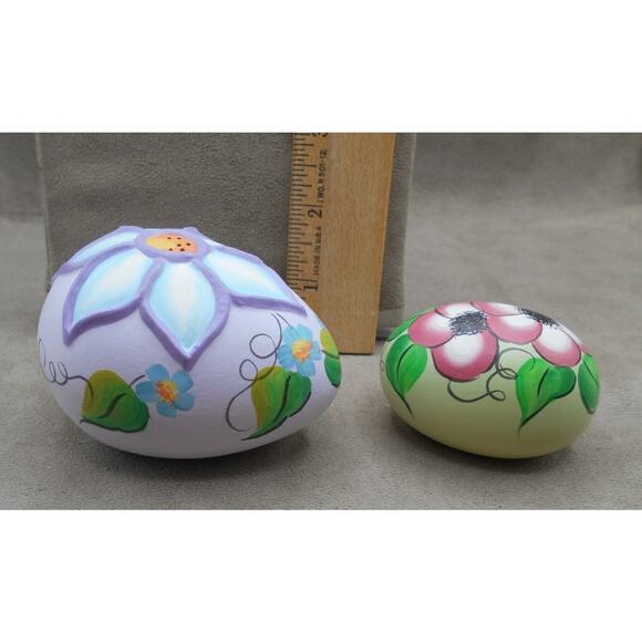 Hand Painted Ceramic Easter Eggs Lot of 2 Eggs Floral Design - Picture 5 of 9